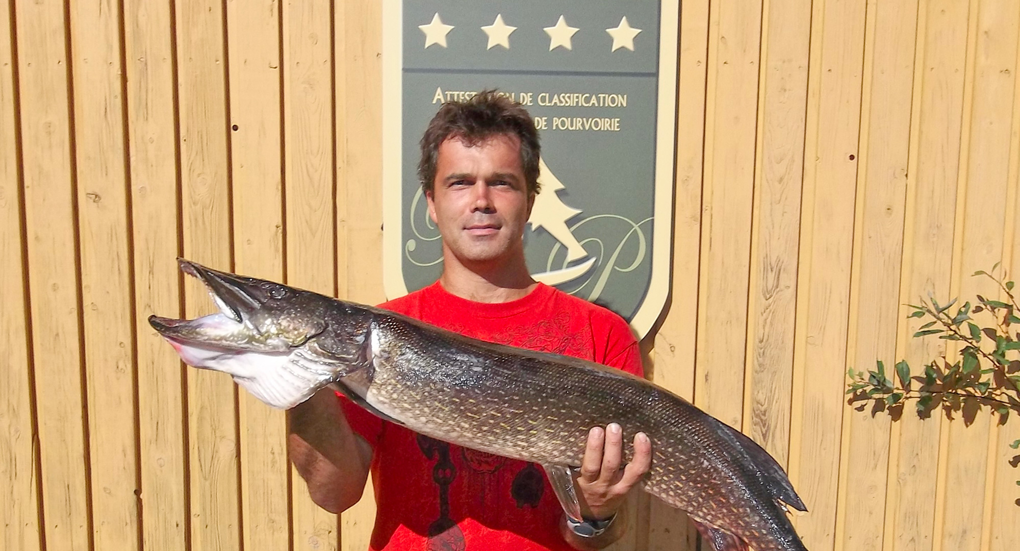 Pourvoirie Chibougamau Pêche au doré et au grand brochet Pourvoirie Chibougamau Pêche au doré et au grand brochet